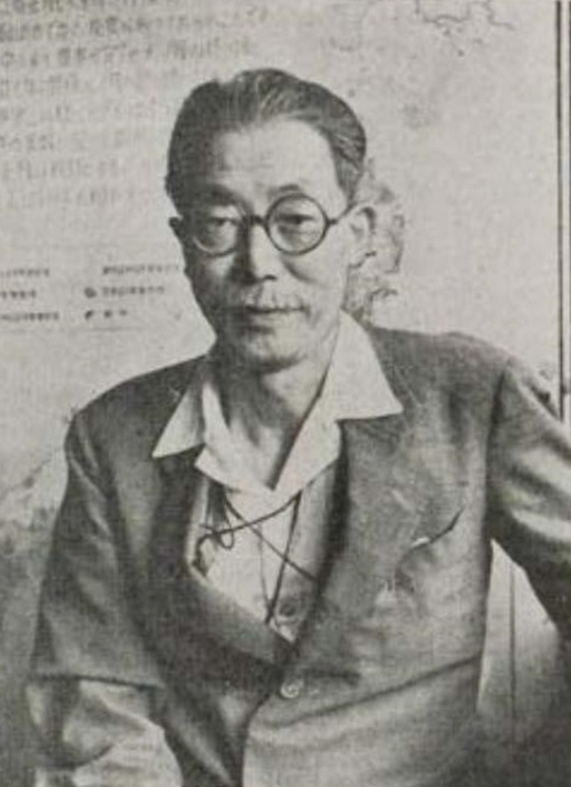 Black and white portrait of Sakuhei Fujiwhara, the meteorologist who discovered the Fujiwhara Effect. Black and white portrait of Sakuhei Fujiwhara, the meteorologist who discovered the Fujiwhara Effect.